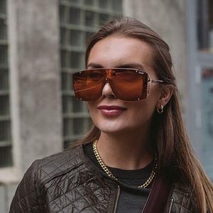 Quay Hold the Applause sunglasses